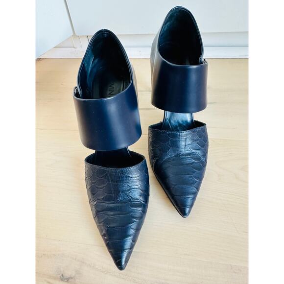 Vince Womens Heels Size 7.5 Navy Corrine Leather Pointed toe Croc Embossed - Picture 9 of 10